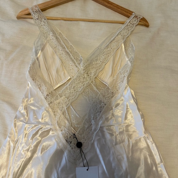 Rumored Crossroads Maxi Dress - Picture 5 of 6